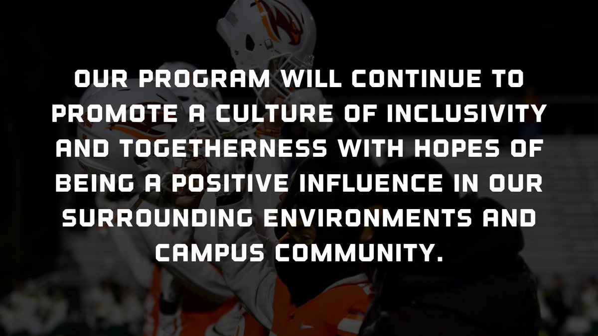 SURiverHawksFB's tweet photo. When you’re a part of this program, you are family. And family is forever. There is no debate. 💉✊🏻✊🏼✊🏾✊🏿 #FamilyOverEverything #StandTallTogether #CrusadersAndRiverHawks #SuskyProud https://t.co/5pFicsVLcW