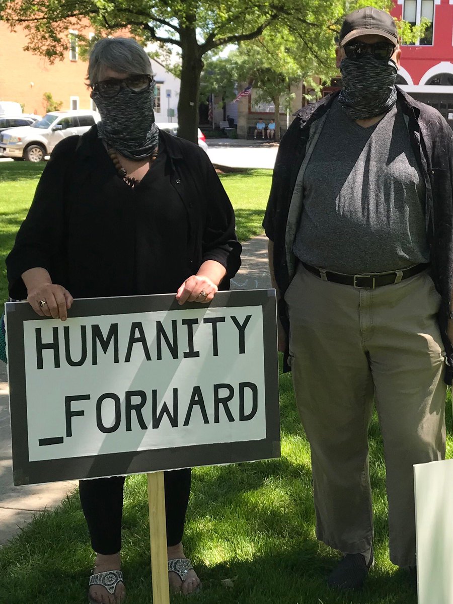 erikhinderer's tweet image. Jonas asked these awesome folks to take a picture today. 

It’s a simple message from them, #HumanityForward 👍🏻