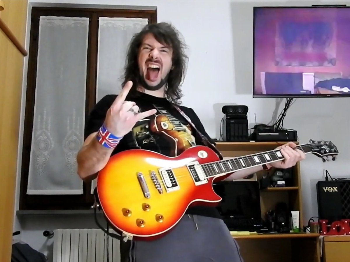 SimonaAry's tweet image. #Feeder #JustADay2 #JustADay #JustADay2020 #8giugno #8june @FeederHQ
⬇️⬇️⬇️
 youtu.be/u_FijPWeJ9I