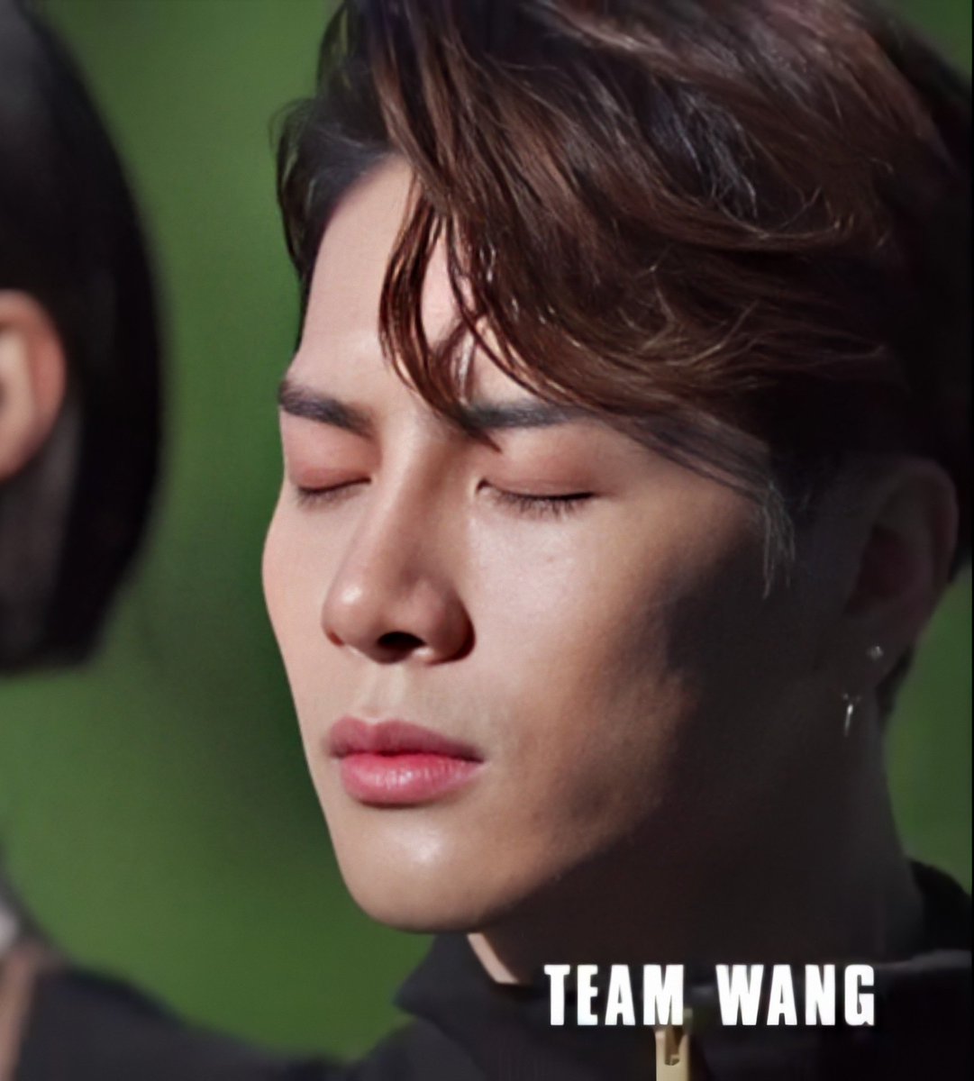 __puppyjiaer's tweet photo. When you have the most beautiful side profile https://t.co/9Cu351zc1i
