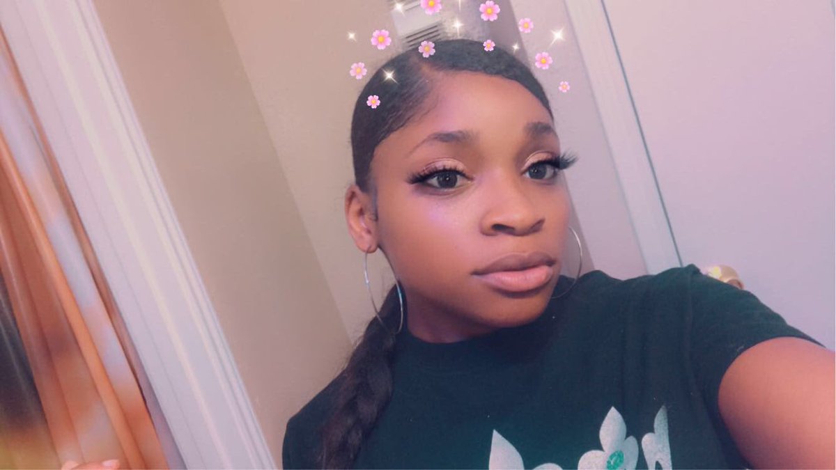 LaughsJay's tweet image. 