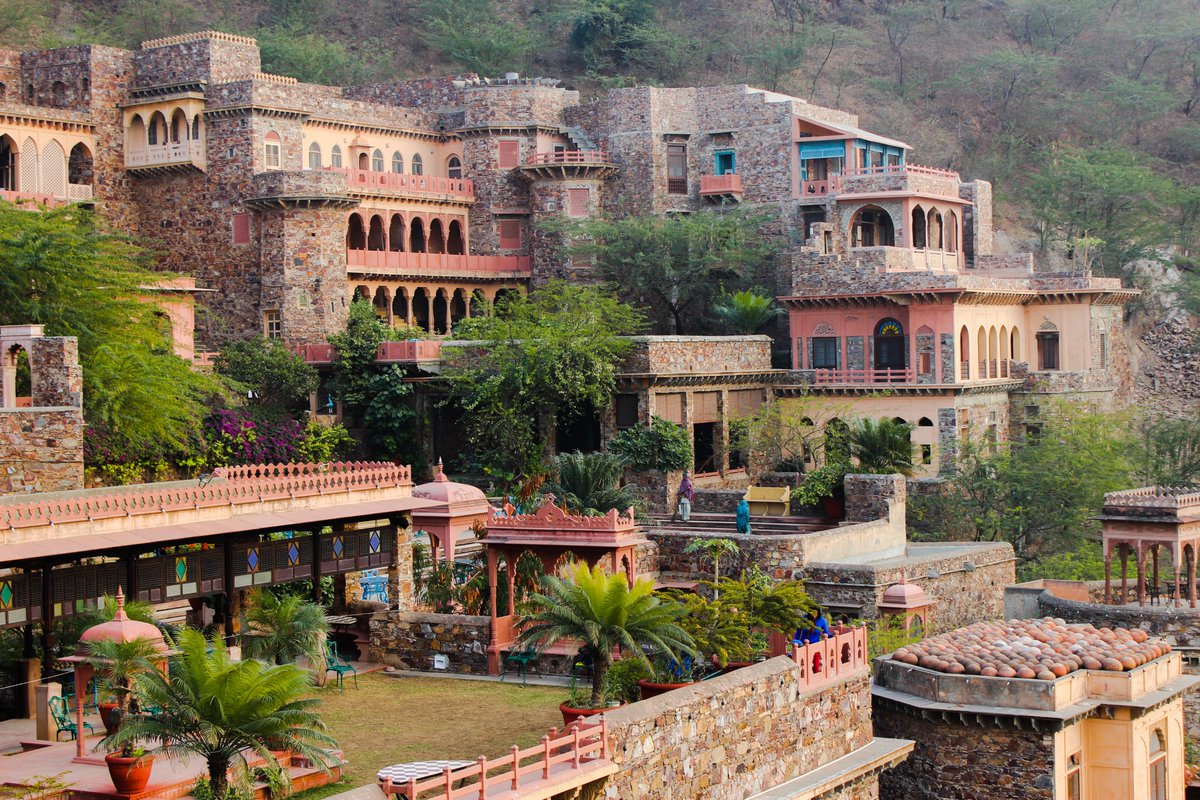 Neemrana Fort Palace

#neemrana #neemranafort #rajasthan #travel #instagood #travelgram #neemranafortpalace #india #travelphotography #travelblogger #rajasthantourism #neemranahotels #architecture #neemranafortpalace #musafir #mantra #mantraa #musafirmantraa @my_rajasthan