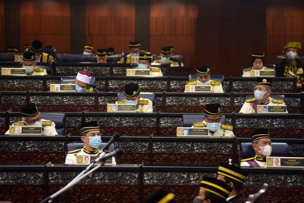 limkitsiang's tweet photo. In his live telecast, Muhyddin addressed all sorts of issues except the “elephant in the room” – the lockdown of Parliament  https://t.co/Ruv7eCt0hv https://t.co/VRIeWoWvcB