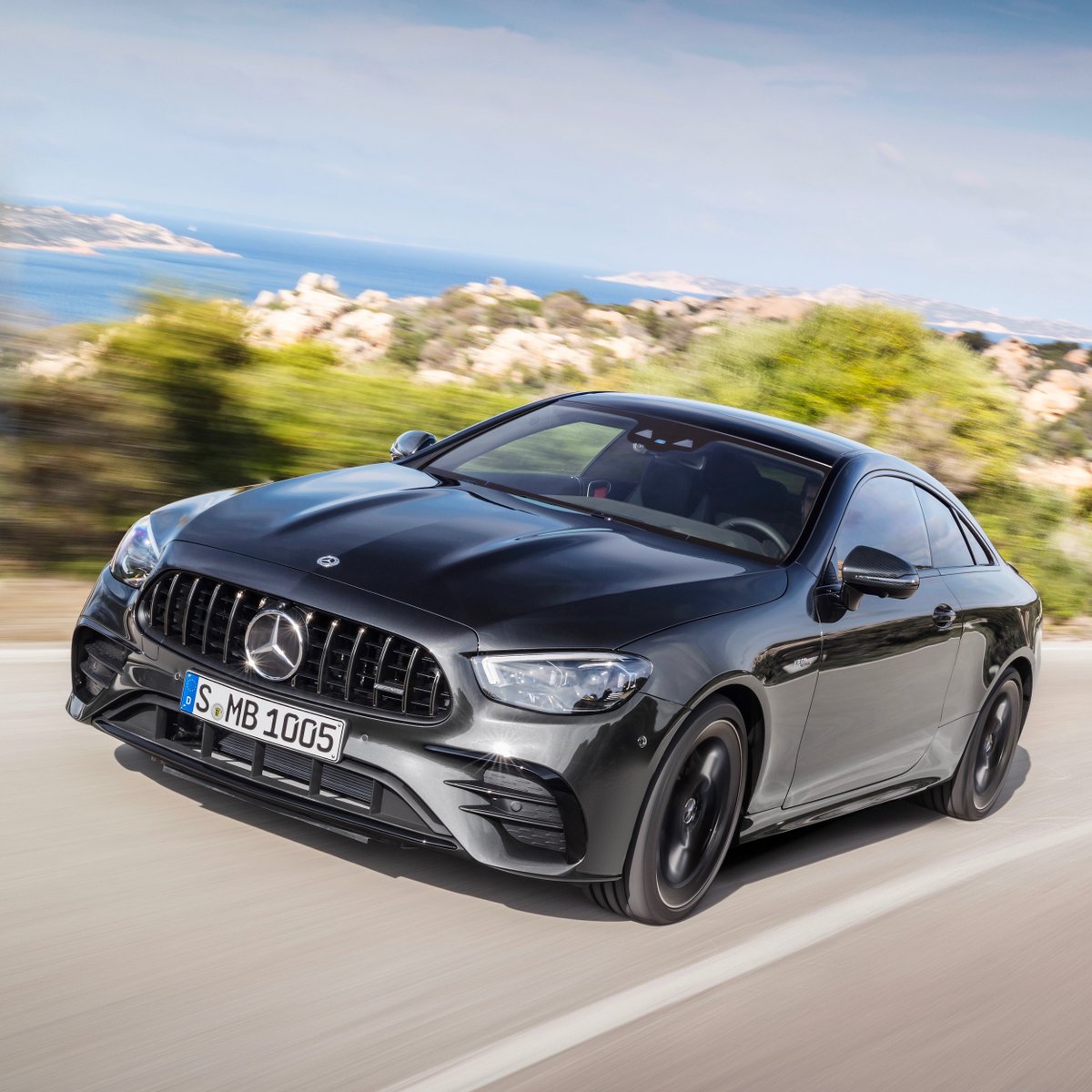 Mercedes Benz On Twitter Kraftstoffverbrauch Kombiniert 8 9 8 6 L 100 Km Co Emissionen Kombiniert 204 198 G Km Https T Co S95yknytgo Mercedes Amg E 53 4matic Coupe More Brand Identity More Sportiness More Individuality The New