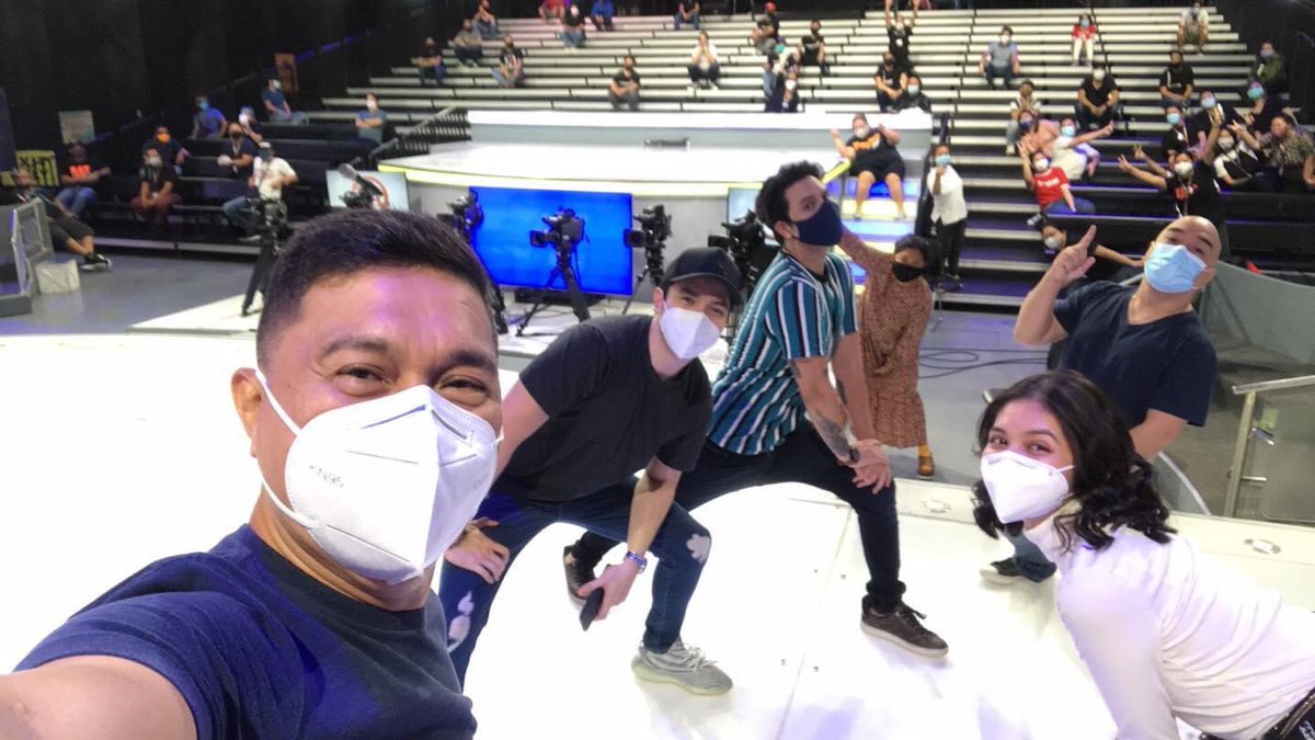 Ayan na sila!!! Sabay sabay natin abangan ang mga Dabarkads  sa kanilang pagbabalik mamayang 12 noon! <a href="/mainedcm/">Maine Mendoza</a> <a href="/eatbulaga/">Eat Bulaga!</a> #MaineMendoza #MaineXEBLive