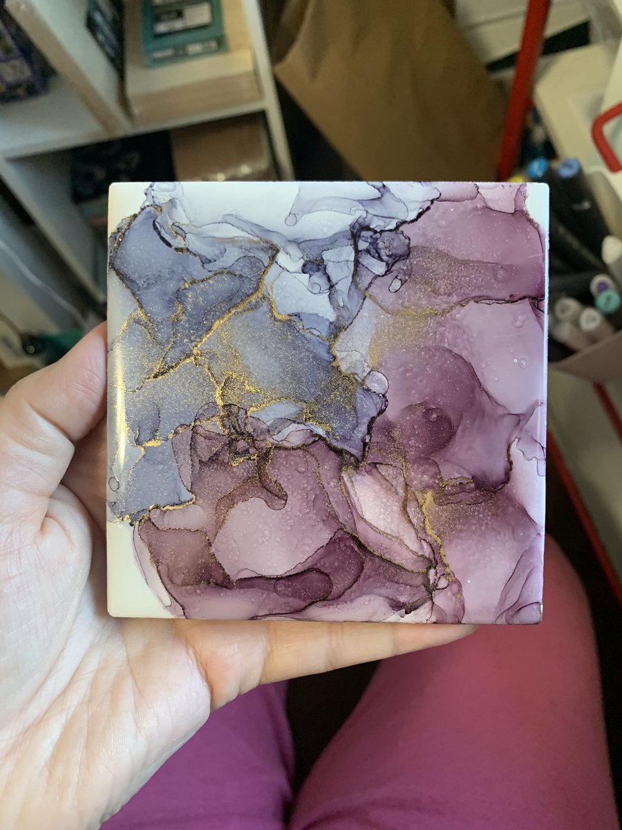 ValLovell7's tweet photo. Hi my name is Valerie and I’m a  new fluid artist creating acrylic paintings, alcohol ink pieces, jewelry, resin coasters and much more! Please check out my website at https://t.co/3q2KHXLQL9 for more of my art 😊🎨🖼 https://t.co/pVgRAJaW30