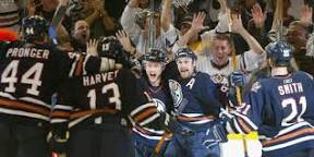 I will tell u I get a way greater response from tweets about the ‘06 run <a href="/EdmontonOilers/">Edmonton Oilers</a> than the 84-90 Oilers.
Makes sense, the underdog’06 group spawned a new generation of Oilers fans.

If I ran <a href="/Sportsnet/">Sportsnet</a> I’d replay the Oilers ‘06 run on Sportsnet West.