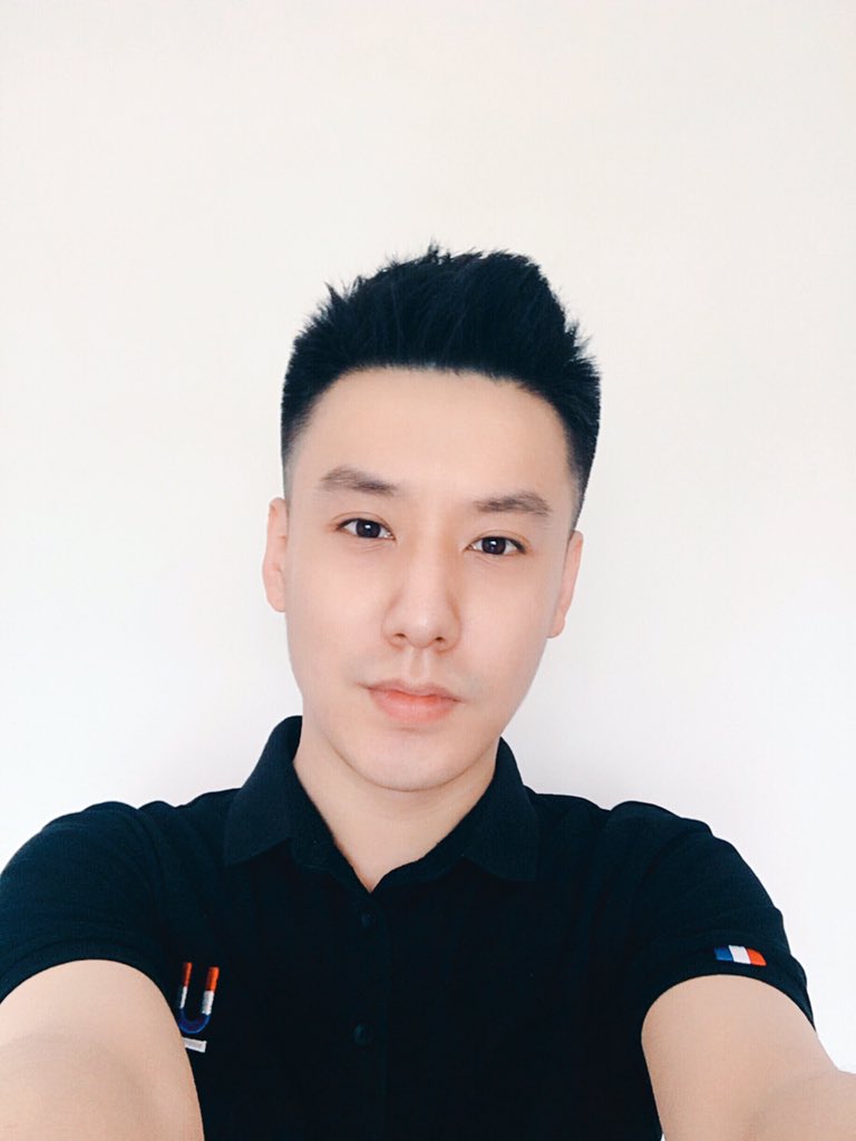 uscabbage's tweet photo. 剪了头发，有点儿后悔😶 https://t.co/lhSwOGJjzA