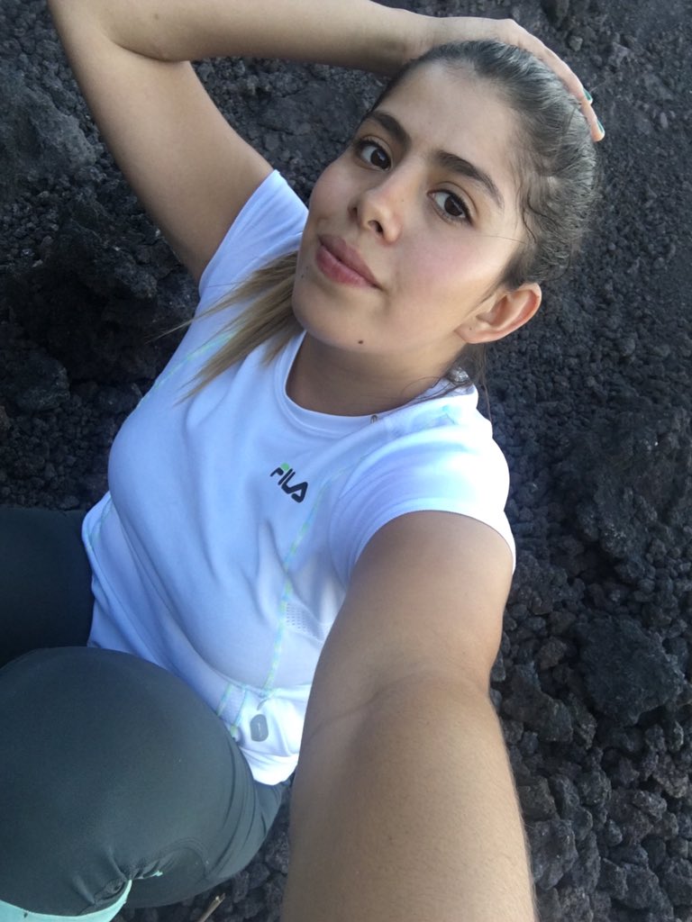danataga_2121's tweet photo. #sinmaquillaje #sinrimel #sincutisperfecto #sinvergüenza #conojeras 🥰 https://t.co/Qwtli0N0Xj