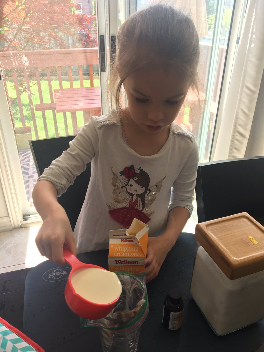 MaddieGulli's tweet photo. What a fun week playing and experimenting 🧪 @kinderroom1502 @StJeromeCES #makingOobleck #makingicecream 🍦🍦 https://t.co/oUF8kg45JL