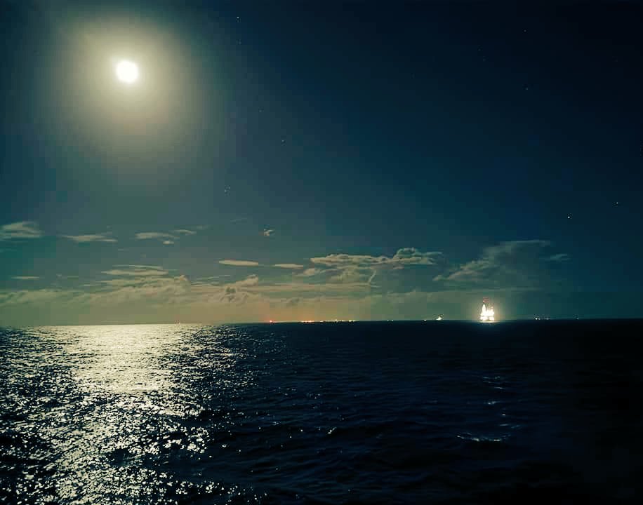 rey_chanelo's tweet photo. #HermosaLuna https://t.co/XFQFoIqtPc