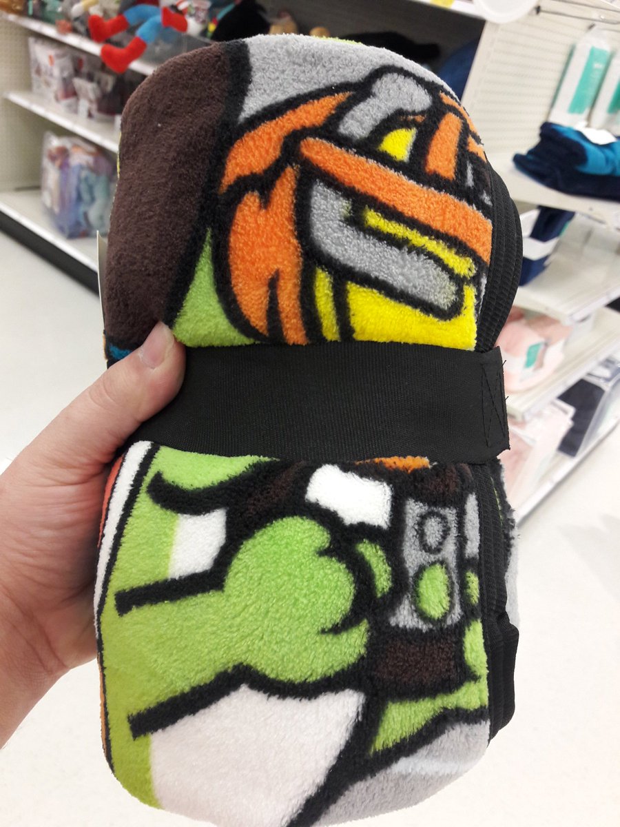 GFanactic911's tweet photo. I went to Target just planning on getting food and I found some Yoshi bedding with a bit of Mario Kart. Very cool and cute.๐โคโค๐๐๐ I bought the plush throw & the pillow. #Yoshi #Target #Bedding #Cute #MarioKart #Pillows #Blankets #NYLB #Sequin More on #Instagram. https://t.co/uxLoc4rWCN