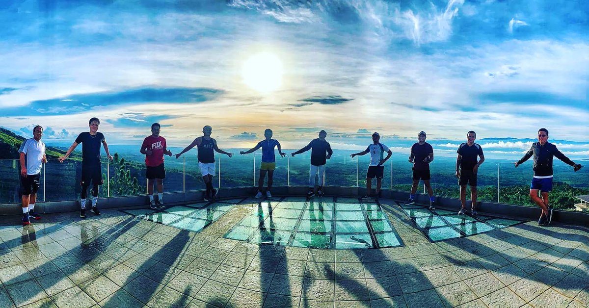jffklein's tweet photo. The view from the summit eases away the muscle pain of running! #teamprimera https://t.co/tygJNNPTJG