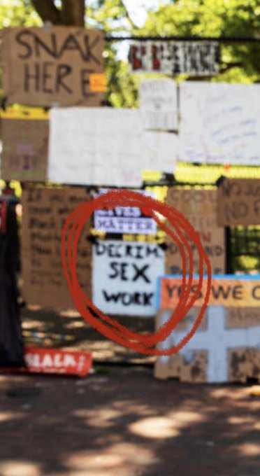 Not to detract from the main message here but I happened to notice this sign on the White House&rsquo;s new<a href="/tag/sexworkisrealwork"class="tags"><span>#sexworkisrealwork</span></a>