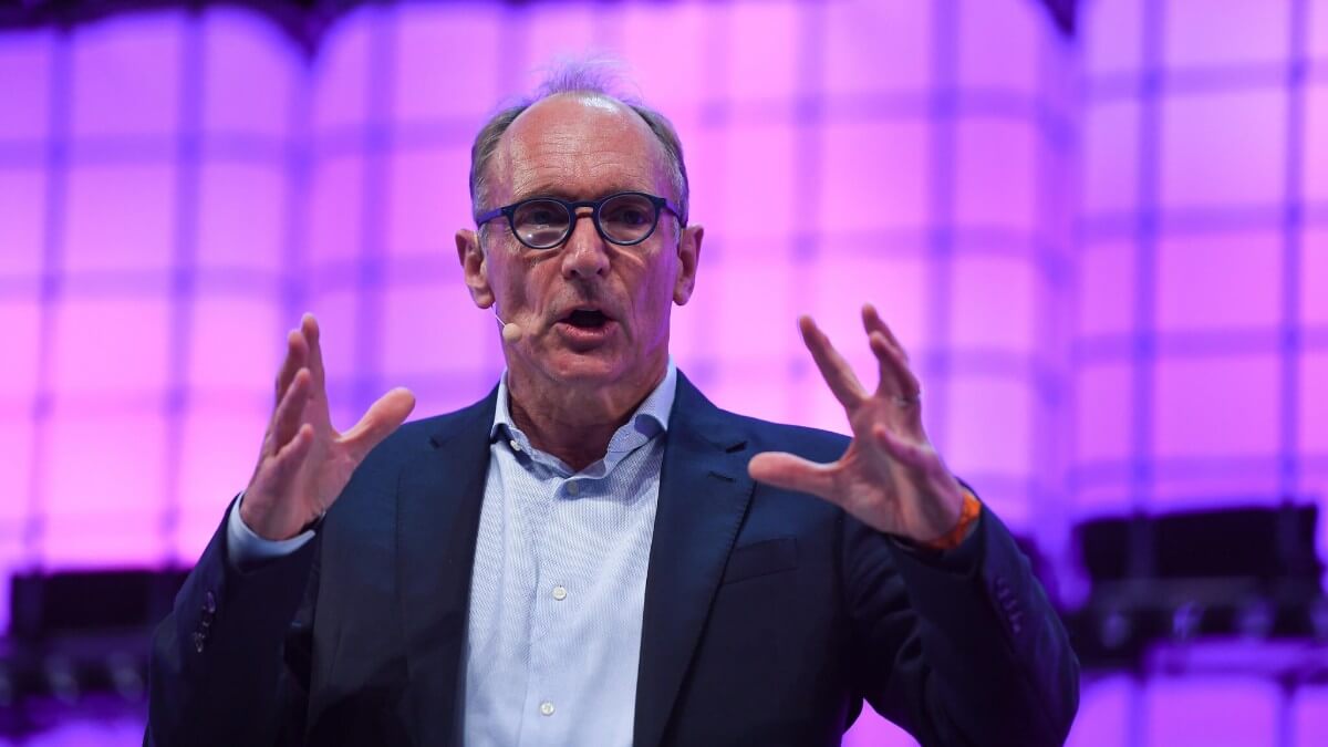 NathanFrancis__'s tweet photo. "The Web as I envisaged it, we have not seen it yet. The future is still so much bigger than the past." 💻 Engineer and computer scientist Sir #TimBernersLee, inventor of the World Wide Web, was born onthisday 1955. #Tech #TimBL https://t.co/7AfbbkfXwu