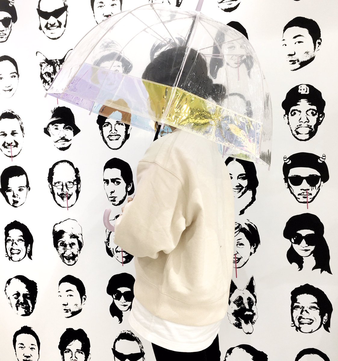 Asoko Zakka Store Rain Item 6月に入って 少しずつ雨の匂いがしてきました こちらの傘はドーム型になっているので 頭がすっぽり隠て濡れにくくなっています かわいいかつ 実用的なアイテムです オーロラドーム型傘 税込0円 ドーム型