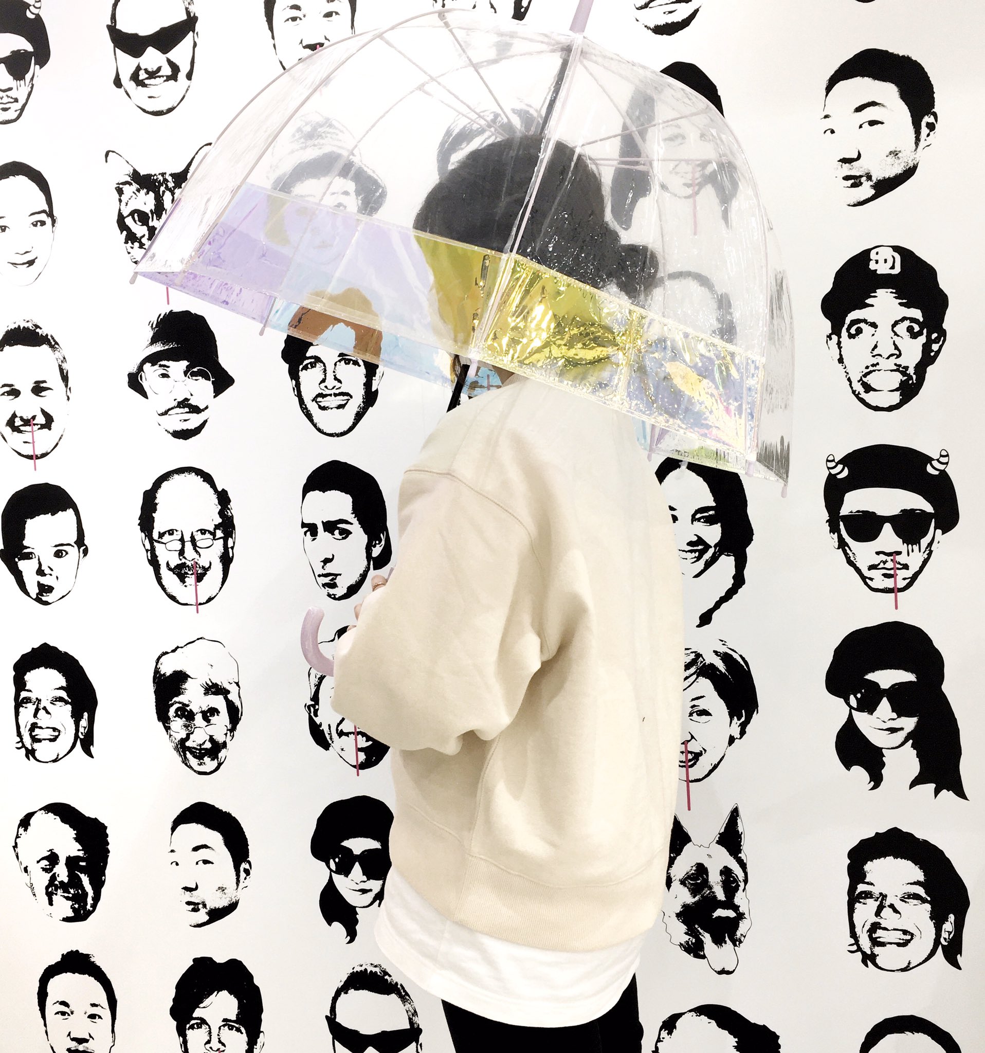 Asoko Zakka Store Rain Item 6月に入って 少しずつ雨の匂いがしてきました こちらの傘はドーム型になっているので 頭がすっぽり隠て濡れにくくなっています かわいいかつ 実用的なアイテムです オーロラドーム型傘 税込0円 ドーム型