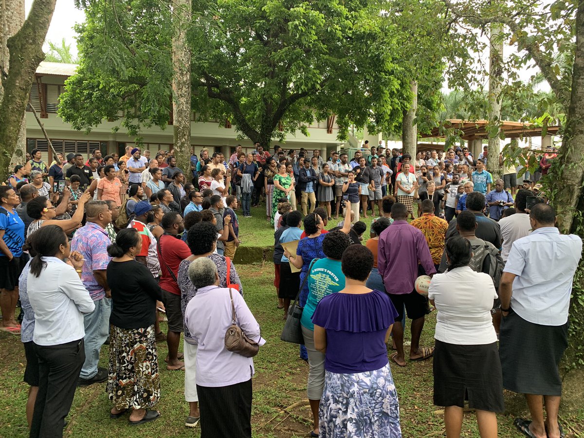 Hundreds of staff, students and alumni of USP have gathered on Laucala campus in support @pal_vcp. Excellent mobilisation by USPSA, regional students and the Staff Association. I’m a proud almunus today ✊🏾