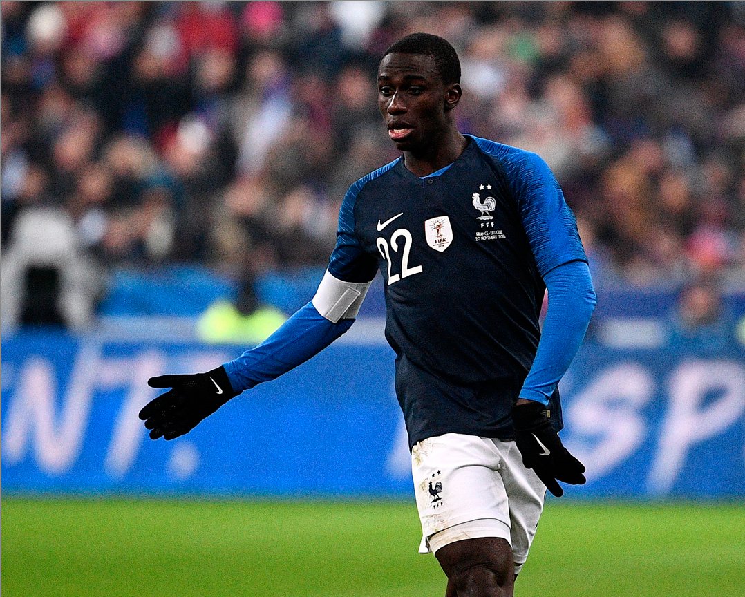 Birthday boy! Many happy returns to @ferland_mendy, who turns 2️⃣5️⃣ today! 🎂🎉 #FiersdetreBleus