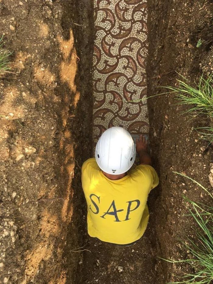 Descubierto un suelo de mosaico romano en Verona del siglo I. Lo catalogan como "el hallazgo más importante de este año"