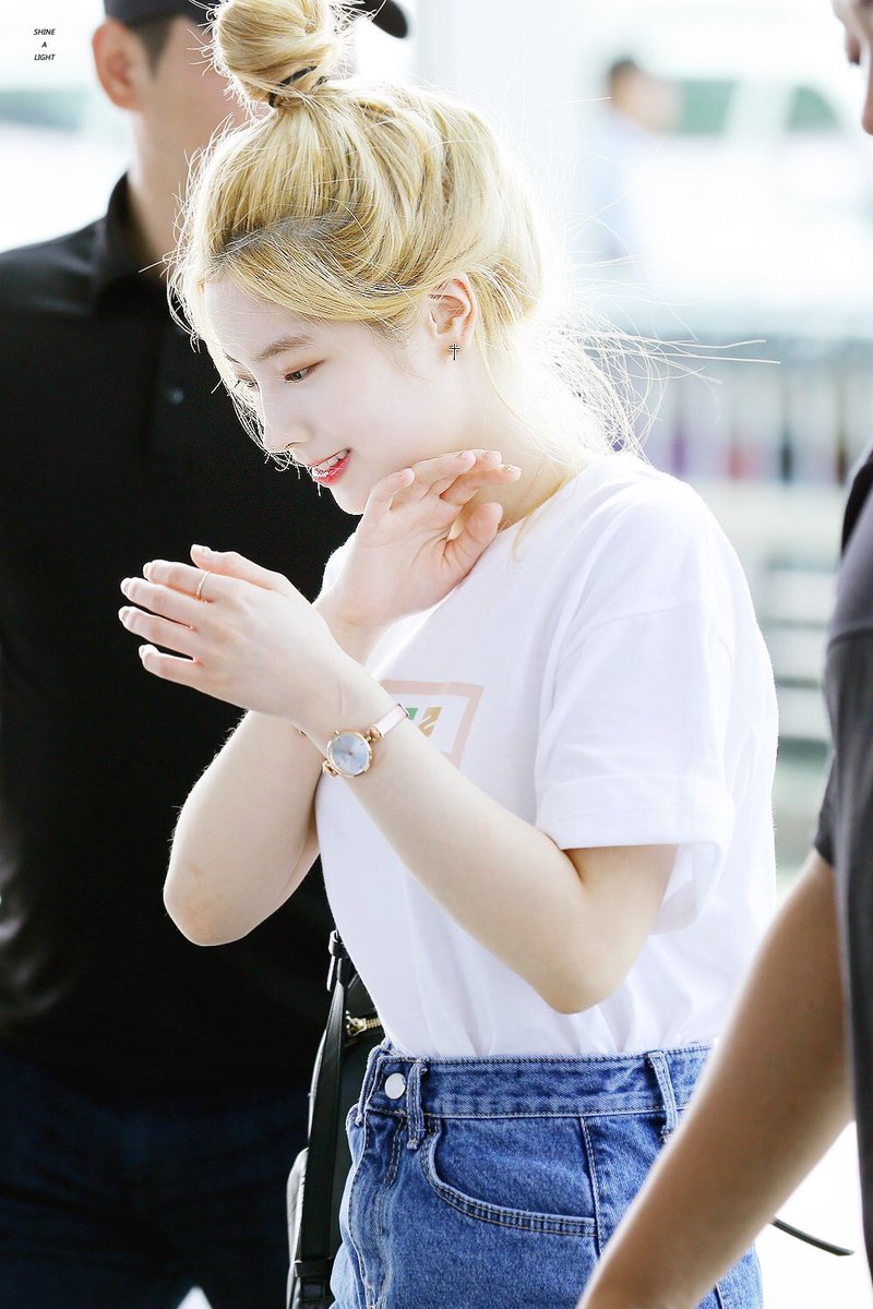 Dahyun airport / fashionbecause she's today's starreminder : today is her birthday, at midnight KST :]- A THREAD