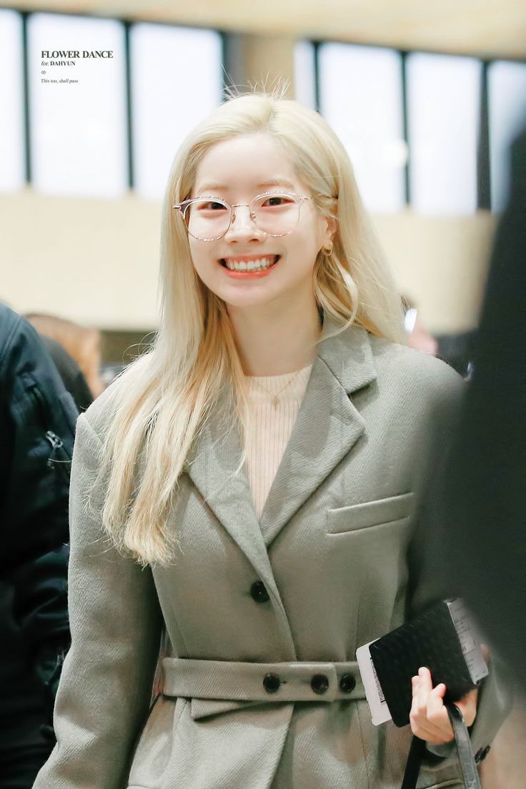 Dahyun airport / fashionbecause she's today's starreminder : today is her birthday, at midnight KST :]- A THREAD