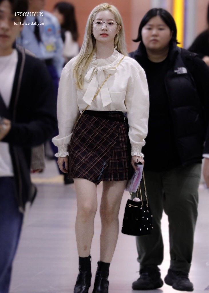 Dahyun airport / fashionbecause she's today's starreminder : today is her birthday, at midnight KST :]- A THREAD