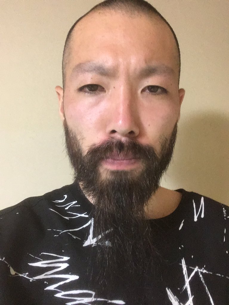Twitter 上的 ヒゲヅラマンボウ Shuheioikawa Thermometertok1 外国の人って言ってんだからさぁ 日本人にもそういう髭の人いるのに髭が長いとなると外国の人だと思っちゃってる自分が糞ダセェみたいになるじゃん あとあれだし 別に日本人でも髭長いやつ