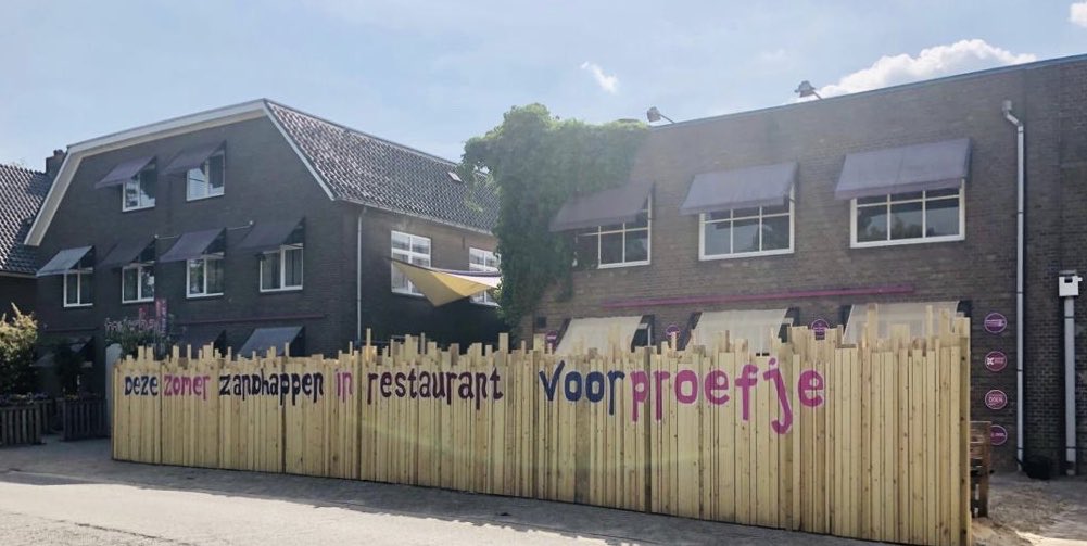 Tipje van de zandhoop 😜🎉
dat gaan wij de hele zomer voor en met jullie doen ☀️☀️☀️☀️☀️

We zijn  druk bezig met heel veel nieuws om op za 6 en zo 7 juni samen met jullie feestelijk te kunnen openen en te gaan “Zandhappen” .

Wat precies dat volgt nog maar het is nu  al te lezen