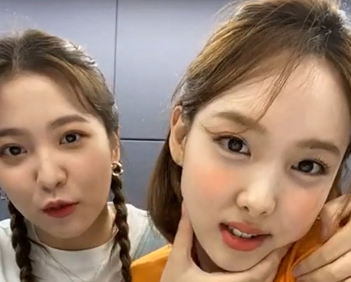 Sk Nayeon Is Currently On Yeri Instagram Live T Co Qfgcskcjae Twice 트와이스