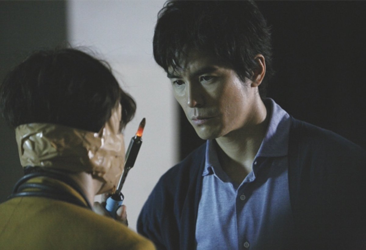 RekomenByAsrul's tweet photo. LESSON OF THE EVIL (Japan). Popular English teacher with a dark side decides that the best way to curb bullying + disciplinary problems at school is by killing the students.

Nominated for two Japanese Academy Awards. It’s a Takashi Miike’s film. Expect violence

#RekomenFilem https://t.co/cK1251bzl3