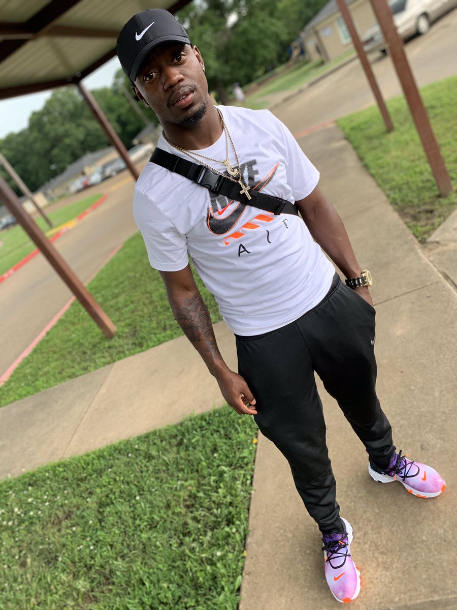 cobe_5's tweet photo. Young boss just tryna come up ✊🏾🤫🔥 https://t.co/SKUL8RMUJJ