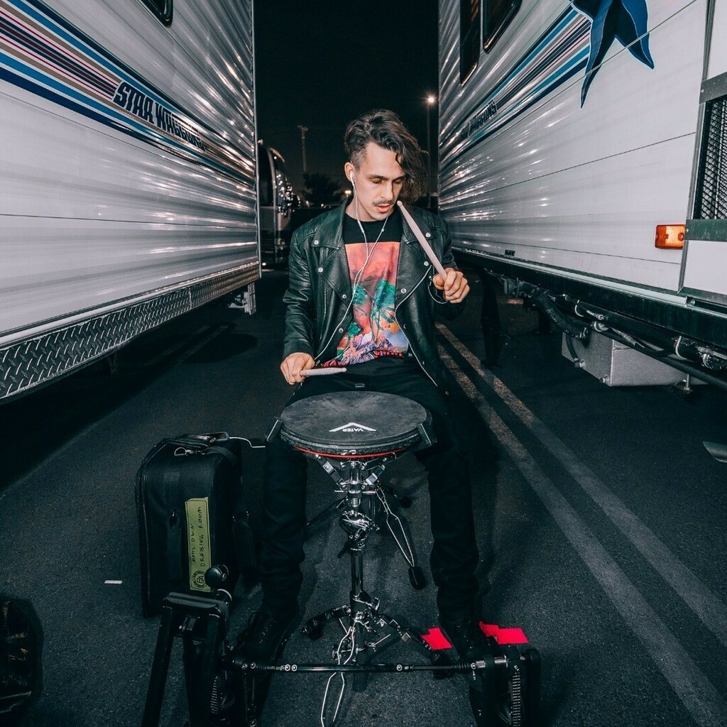Vaterdrumsticks Jp En Twitter ザ チェインスモーカーズのドラマー マット マグワイアのvater サイトはこちら T Co Aos3jfyel8 彼の使用スティックは セッション Session Vhsew です Vater Mattmaguire チェインスモーカーズ Chainsmokers