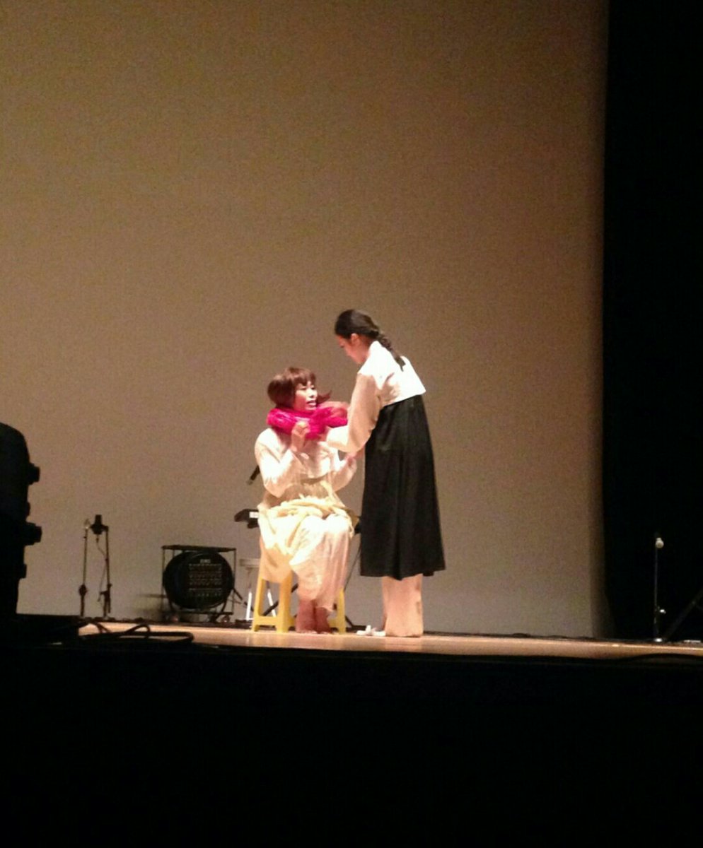 2016년 이용수 운동가 대구시민단체 천만원 기부 기념공연, 영화 '귀향' 제작비 마련 기부공연, 2017년 3월 대구 평화의 소녀상 제막식공연에서도  
저는 위안부의 넋을 기리는 진혼무를 췄습니다.
영혼이라도 그녀들이 고향으로 돌아 오기를... 
그 누구도 살아 있는 영혼을 손가락질 할 수 없습니다.