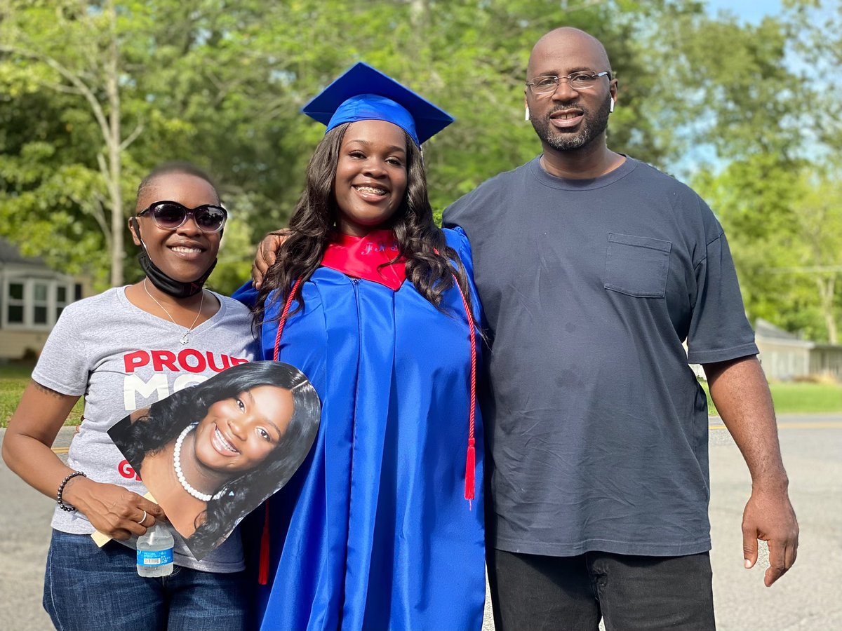 ap_gasaway's tweet photo. In honor of @FHSPats  graduation, we told our LAST @pgcps daughter to put on her cap &amp; gown and take pictures with the family.  Well, she was in for a HUGE surprise🥰!! Her graduation parade was wonderful❤️🤍💙!! Thank you once again VILLAGERS!! @drhelencoley @Dr_Ed_Ryans https://t.co/Bq6ca0d9CI