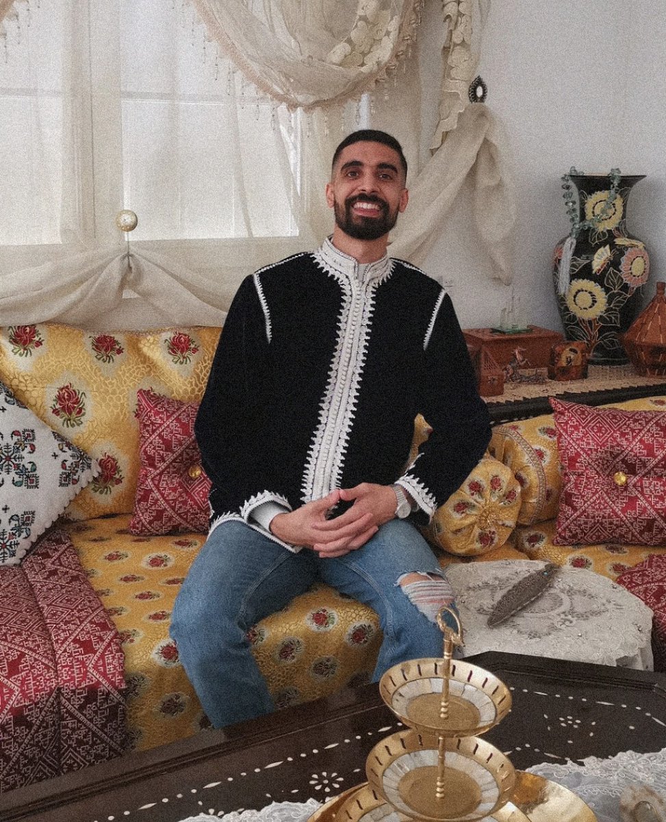AnassYassini's tweet photo. Traditional Moroccan dress 🇲🇦
#morocco #traditional https://t.co/SqLqZqaRGl