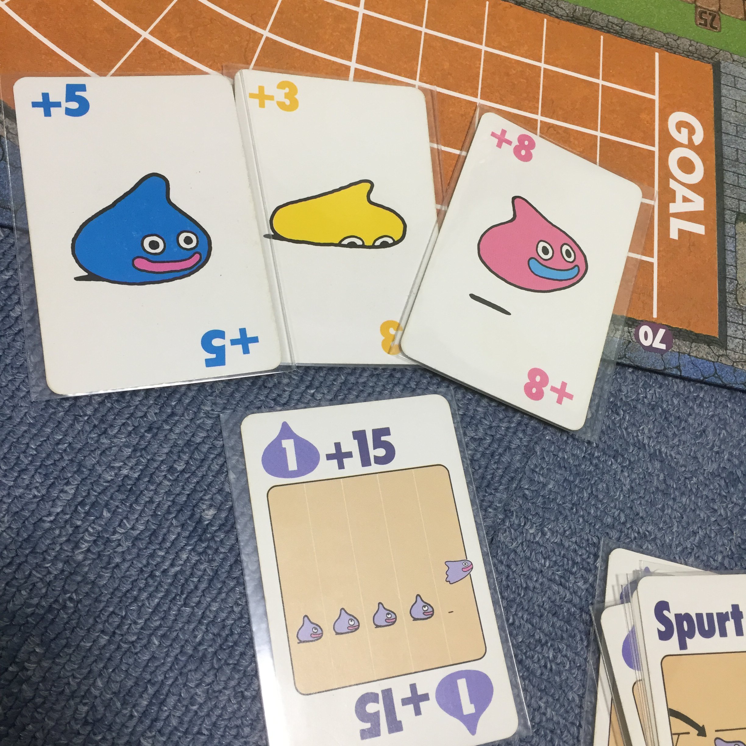 ろーるろーる 17 ドラゴンクエスト キングレオ ここからは小箱のカードゲームです おそらく一番有名であろうキングレオ ドラクエの世界観と ちょっと変わったルールの Uno ベースなゲームです 同系統のモンスターなら出せる というルールがすごく