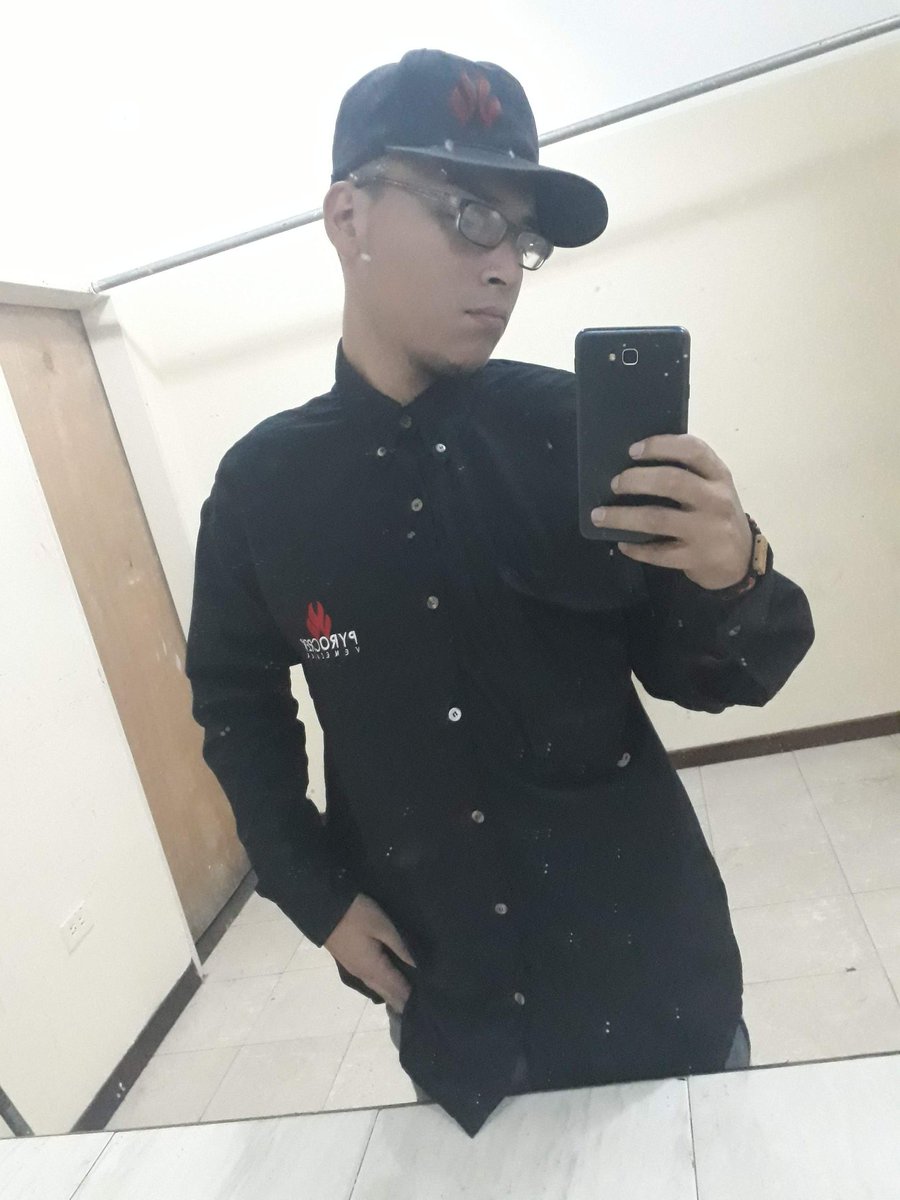 CoreanoVz's tweet photo. #PyroCrew https://t.co/7azse5XwTC