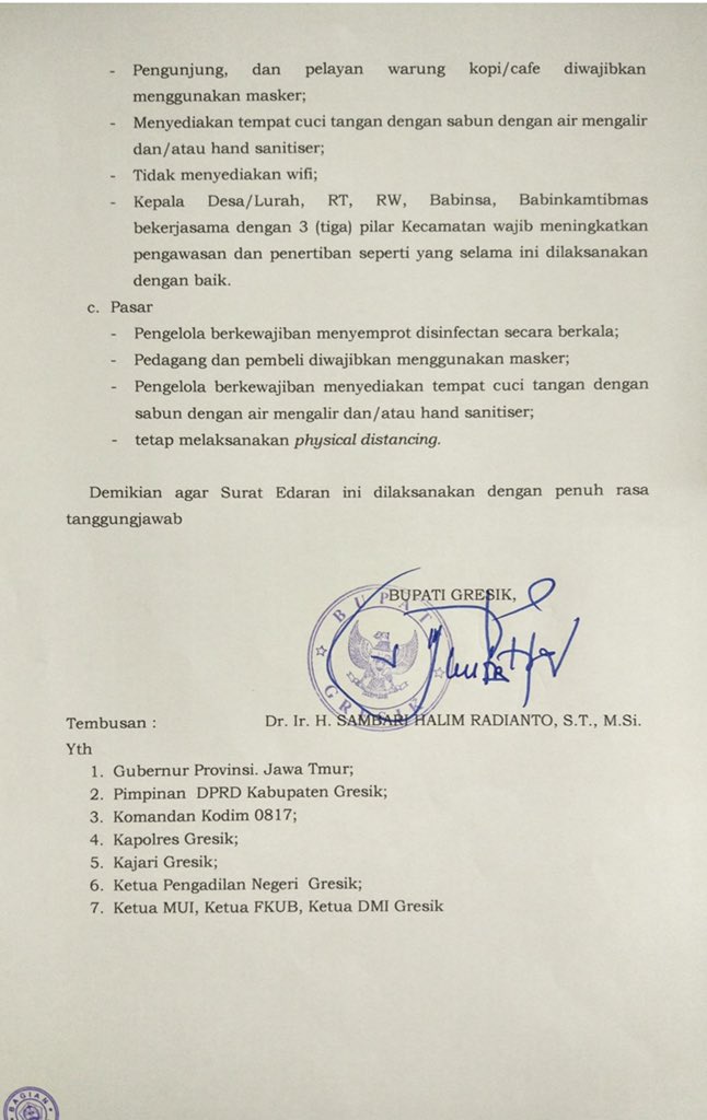 infoGRESIK's tweet photo. Penegakan Protokol Kesehatan (PPK) dalam PSBB Jilid III di Kabupaten Gresik yang mengatur aktivitas di sekolah, perusahaan, tempat ibadah, dan fasilitas umum sesuai Surat Edaran Bupati Gresik No. 2 tahun 2020 tanggal 25 Mei 2020.

Menuju "New Normal"? https://t.co/TAL3tLPBDG