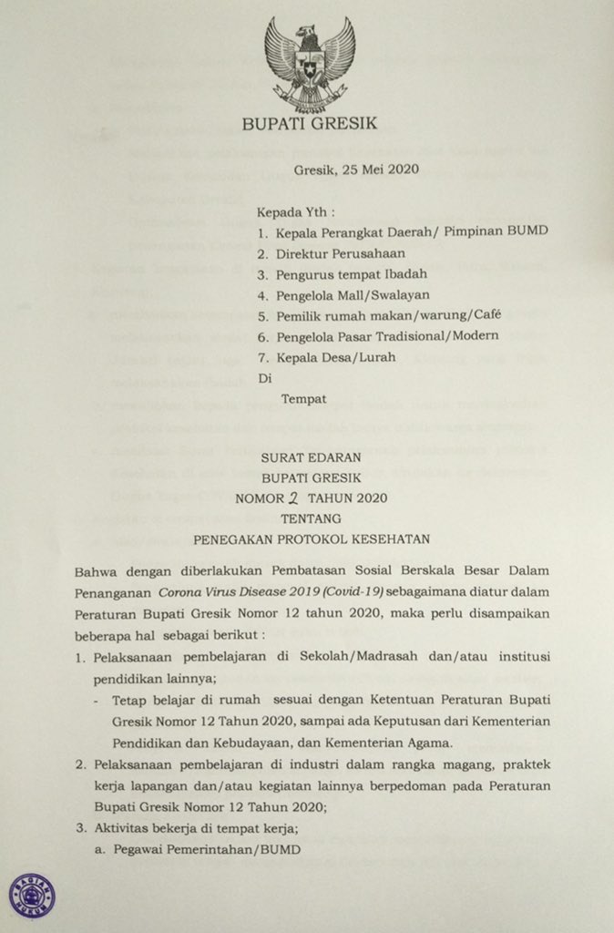 infoGRESIK's tweet photo. Penegakan Protokol Kesehatan (PPK) dalam PSBB Jilid III di Kabupaten Gresik yang mengatur aktivitas di sekolah, perusahaan, tempat ibadah, dan fasilitas umum sesuai Surat Edaran Bupati Gresik No. 2 tahun 2020 tanggal 25 Mei 2020.

Menuju "New Normal"? https://t.co/TAL3tLPBDG