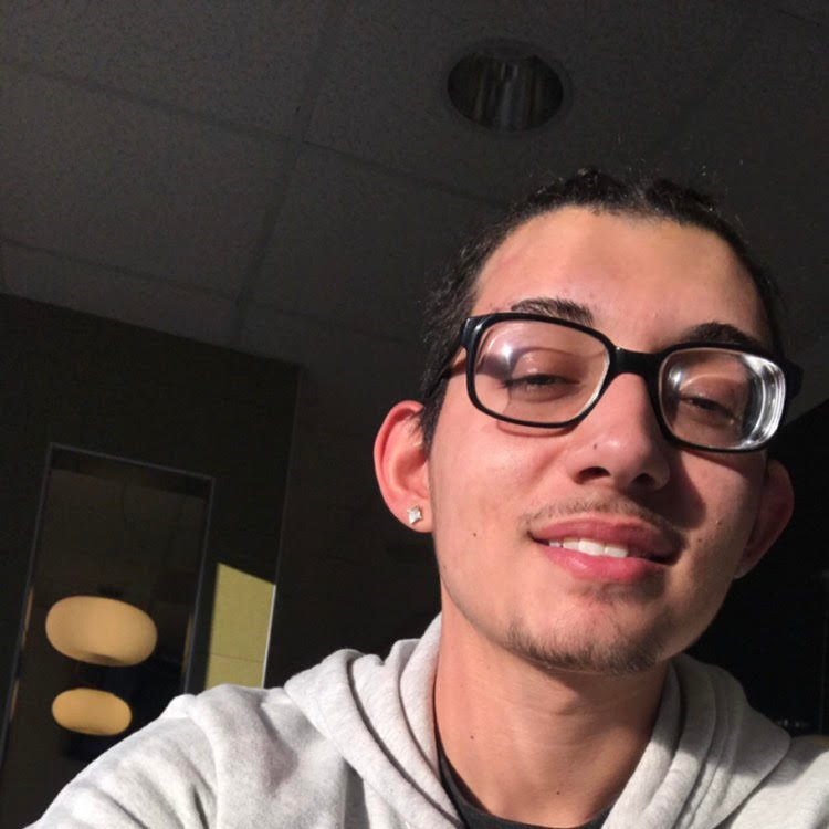 MSPrincipalHCSD's tweet photo. 2020 Miami School Grad #76 Romeo Ruhlman explores career options as a carpenter, stock brocker, and/or UFC fighter. Congratulations, Romeo!  #BigBlueOnTheMove #MiamiSchoolMovinUP https://t.co/1qfrycVFFp