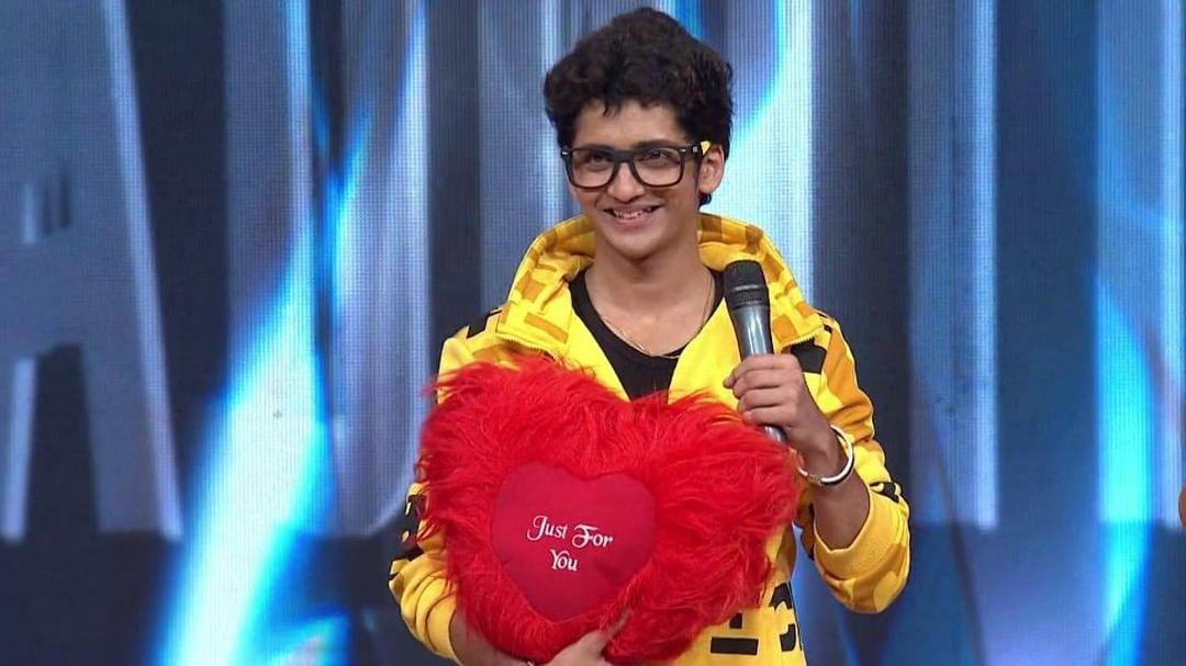  @Beatking_Sumedh My Sumeyaa thread-:The day we met frozen I hold my breath Right from the start, I knew that I found a home for my heart beats fast.  #SumedhMudgalkar