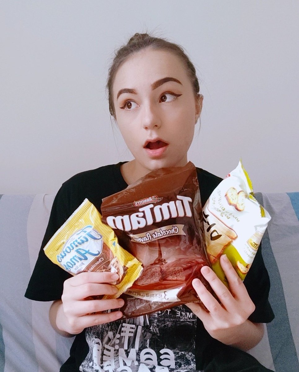 MissHanaLive's tweet photo. I will admit that I ended up eating all of the snacks by myself... 👉🏻👈🏻😅 
Check out my new post to see some more!😉💕
https://t.co/9H8tzzIJ5j
#instagram #snacks #Food #Foodie https://t.co/MmuMobxcvJ