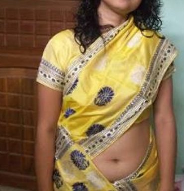 CallSandhiya's tweet photo. Romba hot irukku...veyil ovara irukku..kulikka pora....kulichittu dress illama thunganum... good noon guy's https://t.co/j5TL5CrM8s
