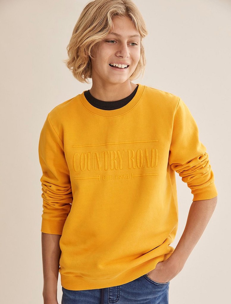 SeeMyStyle2's tweet photo. 10 PERFECT CLOTHING COLOUR COMBINATIONS FOR 2020
1. Green and Yellow
There’s nothing crisper than the smell of freshly cut grass on a warm summer day, and this colour combination is just that. Fresh and clean, green and yellow looks great on most complexions. https://t.co/xxCHVjmCsV
