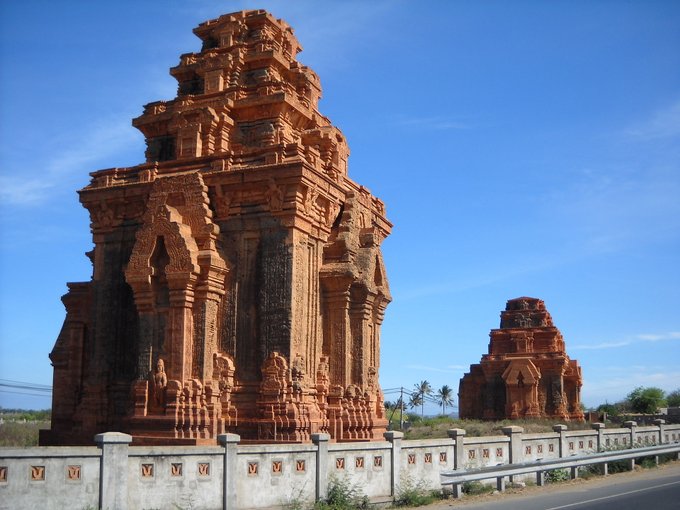 Temples made by the Cham temples