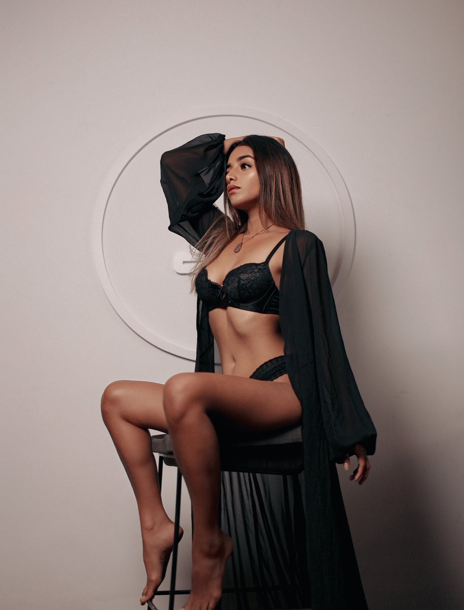 I wear my flaws like a badge of honor because attempting perfection is poison to the soul and rejection can't hurt you if you stop rejecting yourself. I Learned to shake hands with my shadow and now these eyes see the world in colors that don't even existt
#quartercentury #thrive