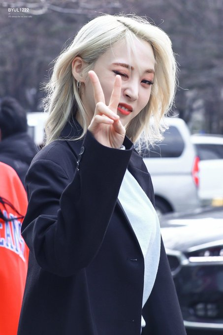 a thread of MAMAMOO Moon Byul being the best and why you should stan and support her @RBW_MAMAMOO   #MOONBYUL   #門OON   #펀치_문별_SayYes