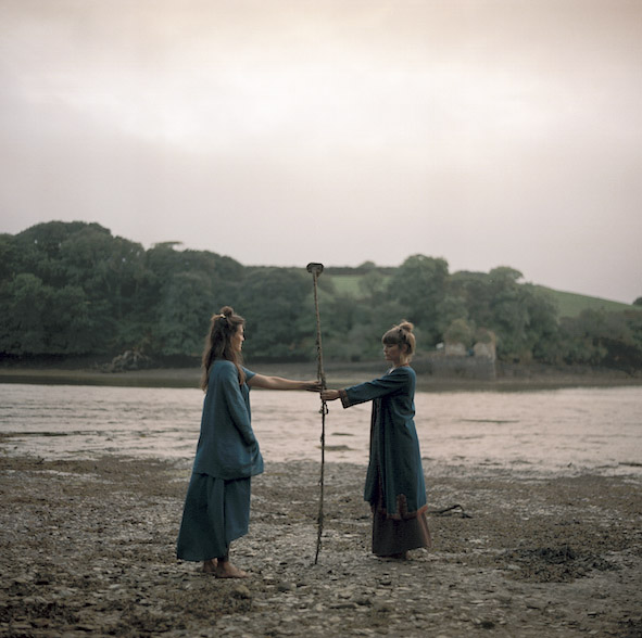 NATURE SHORT 7 - Song of the Cave. <a href="/fourthland/">fourthland</a> (Eva Knutsdotter Vikstrom + Isik Sayarer) #artistcollective whose works seek connectivity + enhanced social and environmental consciousness. 
#THGNATURESHORTS in partnership with @EastDevonAONB -  every Wed. ow.ly/Nv9S50zQnxV