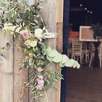 CREATE your own style at #StockFarmBarn . A beautiful backdrop for you to personalise...

ow.ly/Zxqn50ztUqq
#rusticweddings #countryweddings #barnvenues #cheshire #weddingwednesday